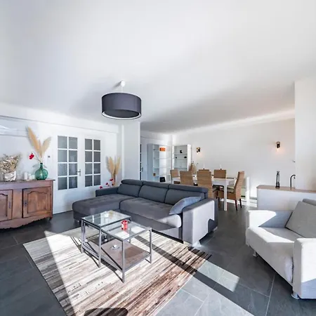 Wonderful 2 Bedroom With Sea View